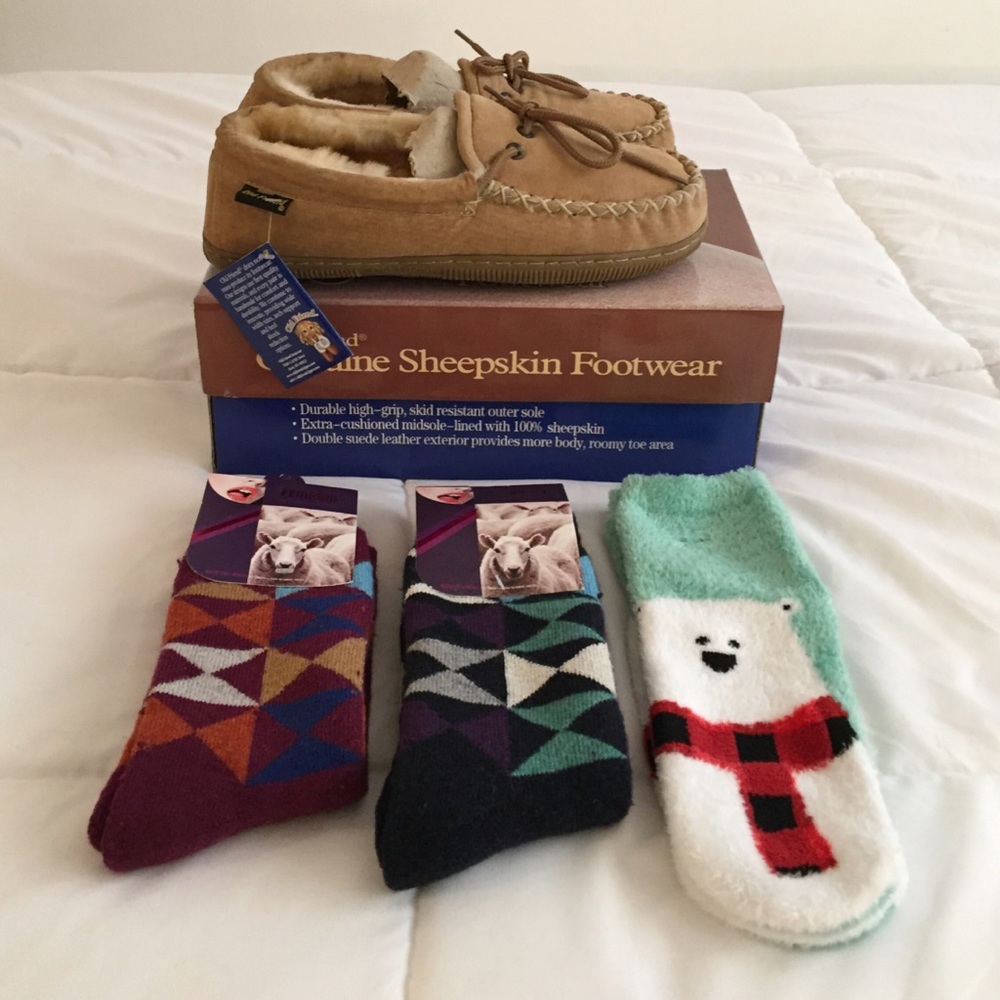 Bundle: Old Friend Slippers with wool & cozy socks